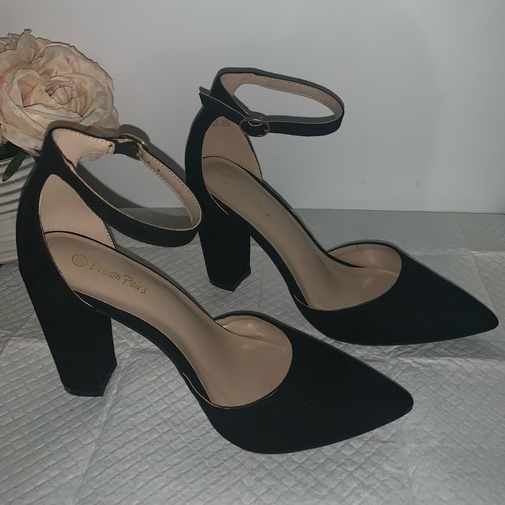 Dream Paris pointed chunky heels for any special occasion, wonderful condition.